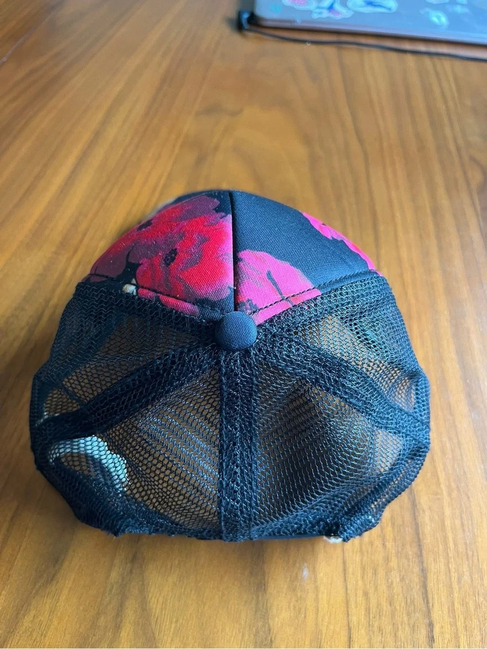 2 Billabong Kids Trucker Hats